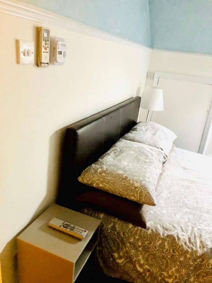 Ac Hideout Apartman Rochford Kültér fotó