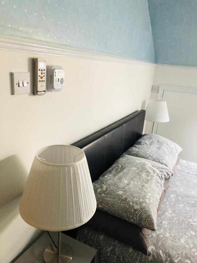 Ac Hideout Apartman Rochford Kültér fotó